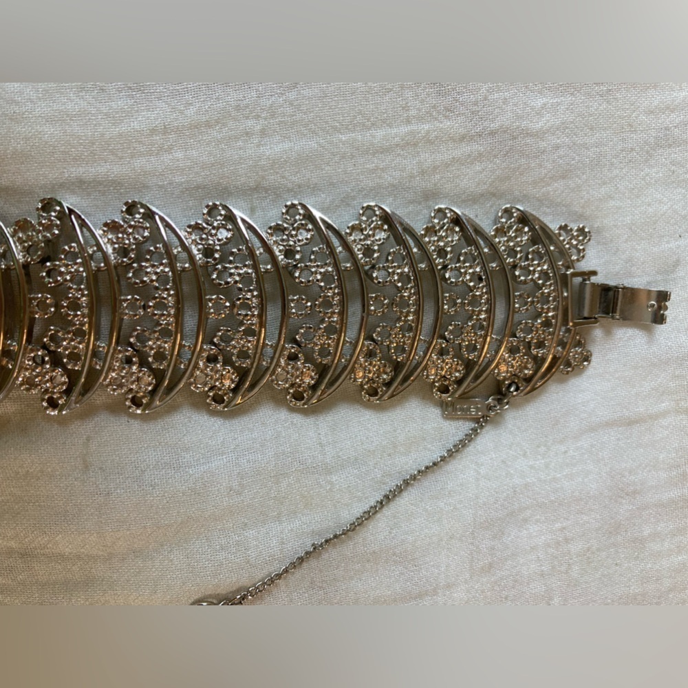 Monet Open Design Filigree Vintage Silver Tone Bracelet w/ Safety Chain - Picture 7 of 9
